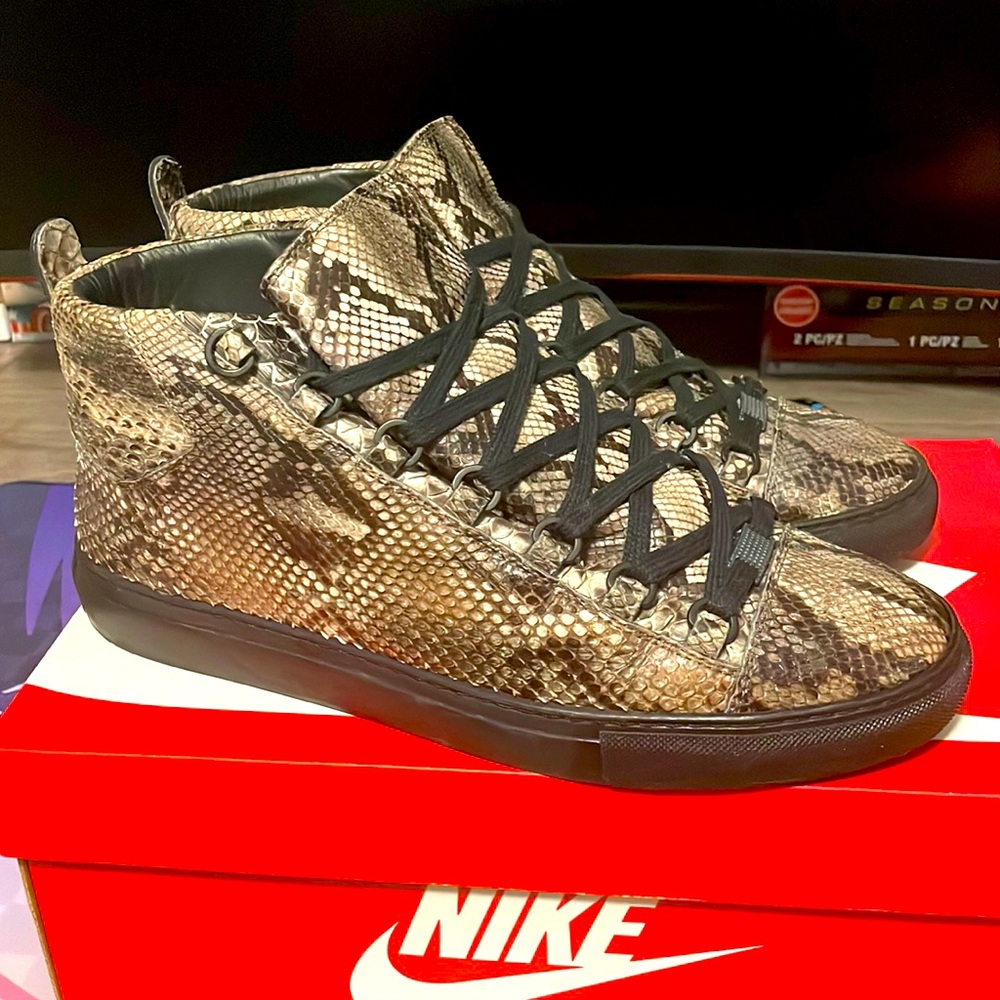 Authentic balenciaga snake skin arenas